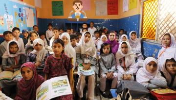 کیا پرائمری اسکول کے بچوں کو سیاست کے بارے میں پڑھایا جانا چاہئے