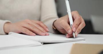 How to Write a Perfect College Essay: 4 Tips for Beginners.