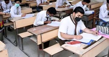 گورنر سندھ کا کراچی کے طلباء میں فیل ہونے کی تشویشناک شرح کی تحقیقات کا حکم۔