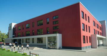 مالڈوون اسکول یورپی یونین کی مدد سے بقا کی جنگ لڑ رہا ہے۔