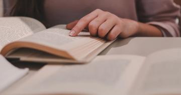 کتاب میں لکھے علم کو سمجھنے کی مہارت سکھانے کے طریقے