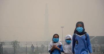 لاہور میں سموگ کے باوجود سکولوں میں بدھ کو کوئی اضافی ہفتہ وار تعطیل نہیں ہوگی۔