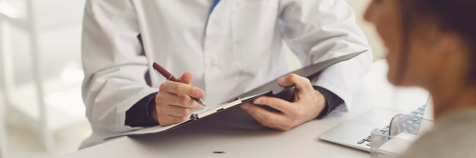 اب پاکستان میں ڈاکٹر بننا آسان: پی ایم ڈی سی کا بڑا اعلان