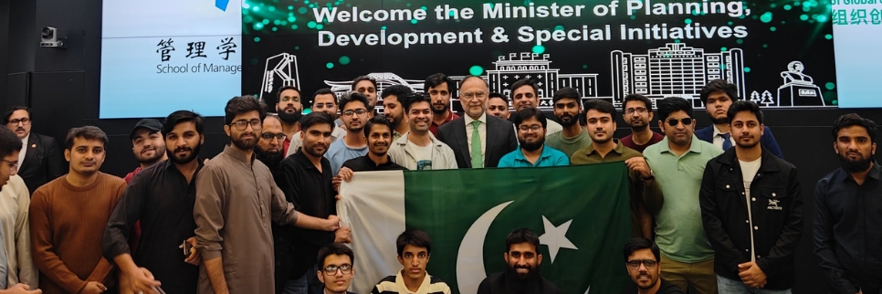 Planning Minister seeks 10,000 PhD scholarships for Pakistani students