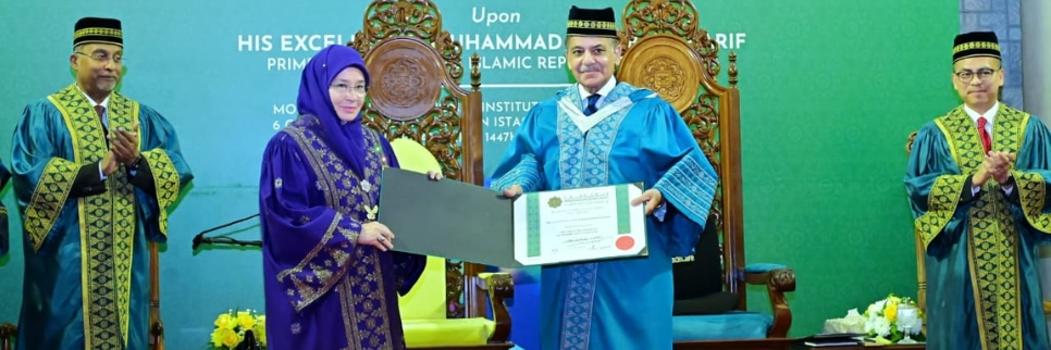 وزیر اعظم شہباز کو ملائیشیا  میں ڈاکٹریٹ کی ڈگری سے نوازا گیا۔